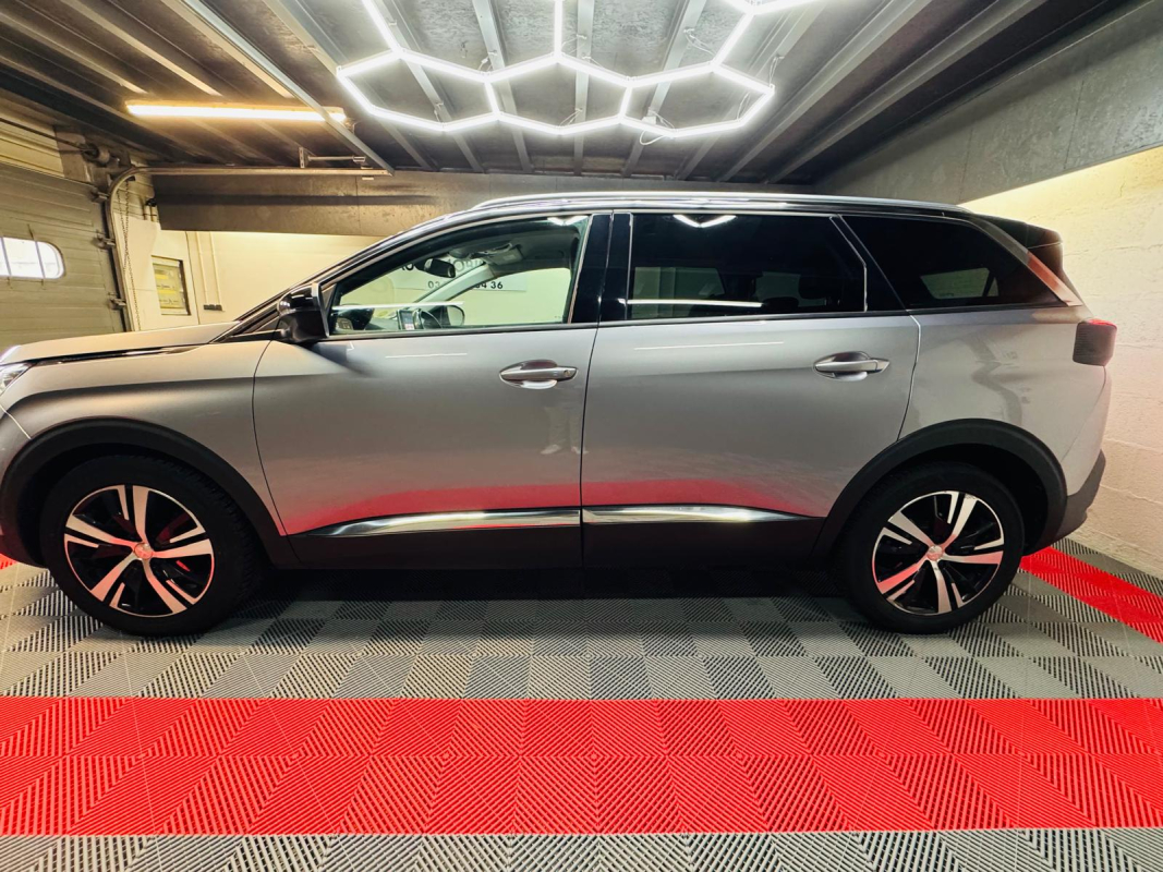 Peugeot 5008 — 8