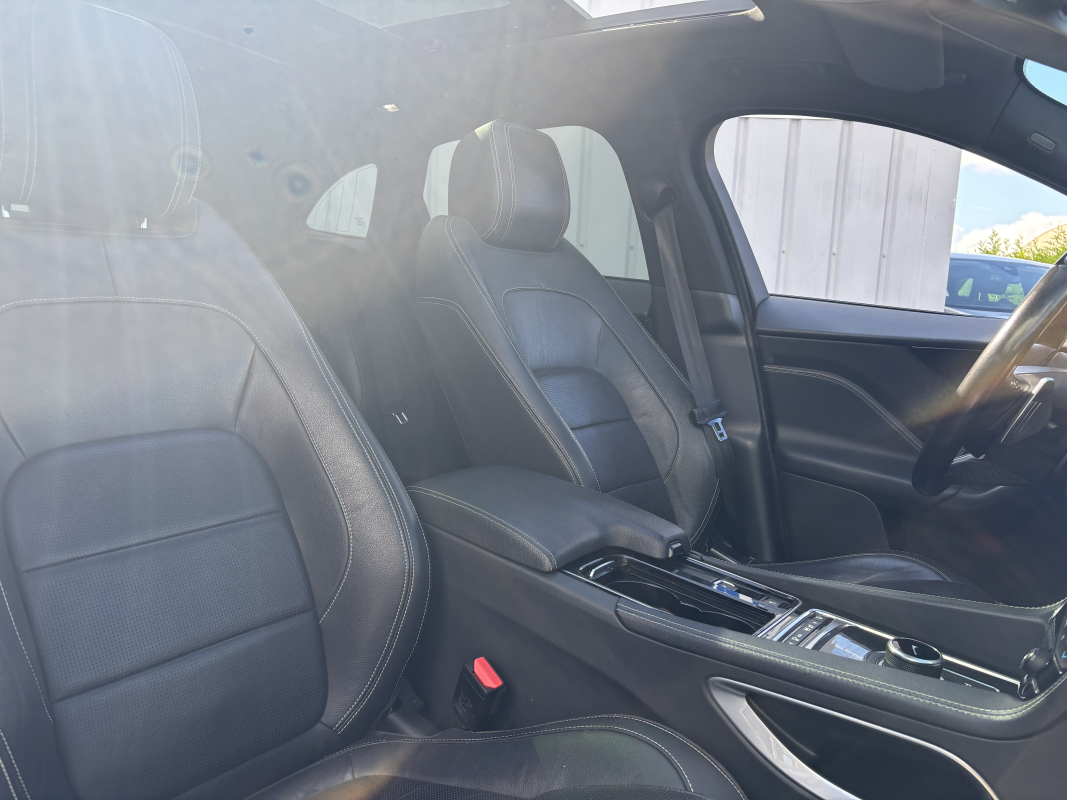 Jaguar F-Pace — 11