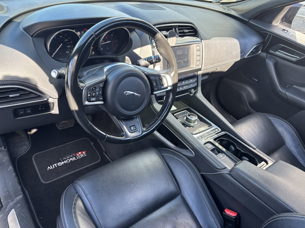 Jaguar F-Pace — 20