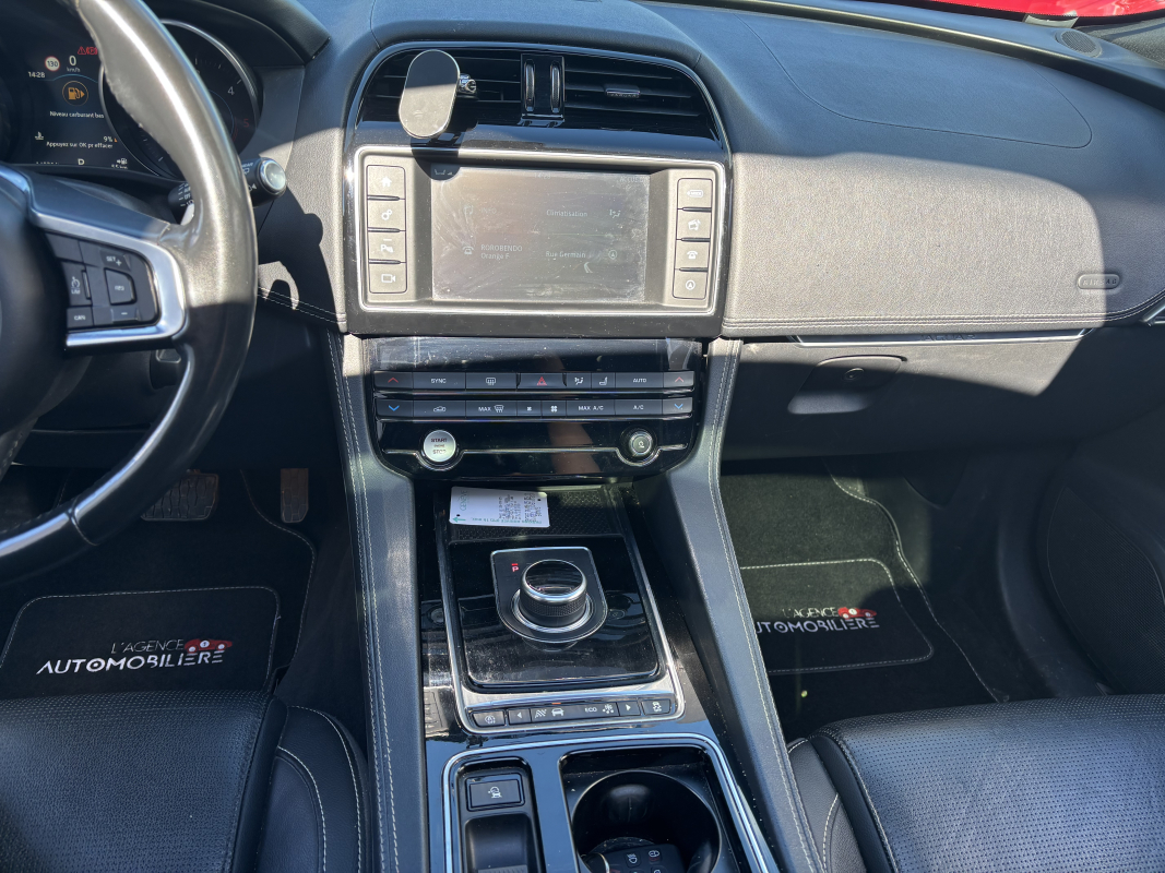Jaguar F-Pace — 18