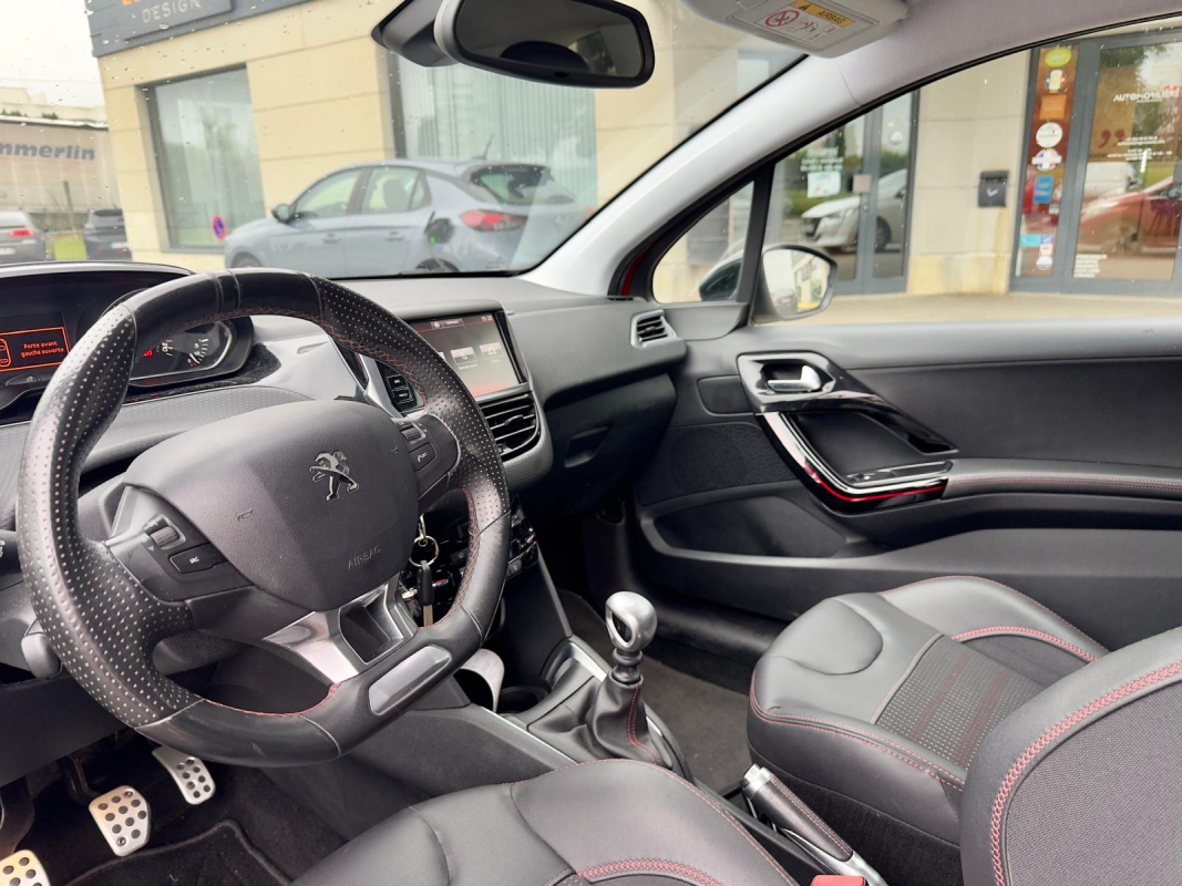 Peugeot 208 — 17