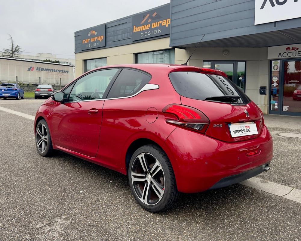 Peugeot 208 — 5