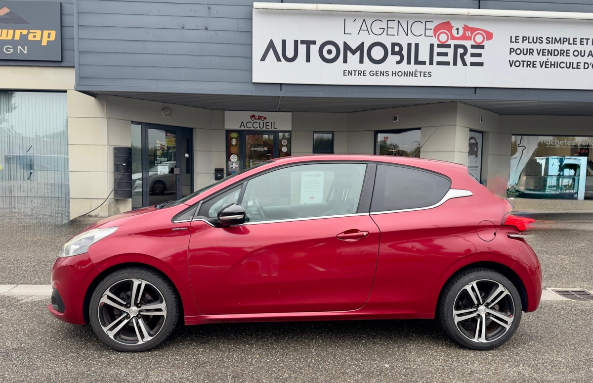 Peugeot 208 — 3