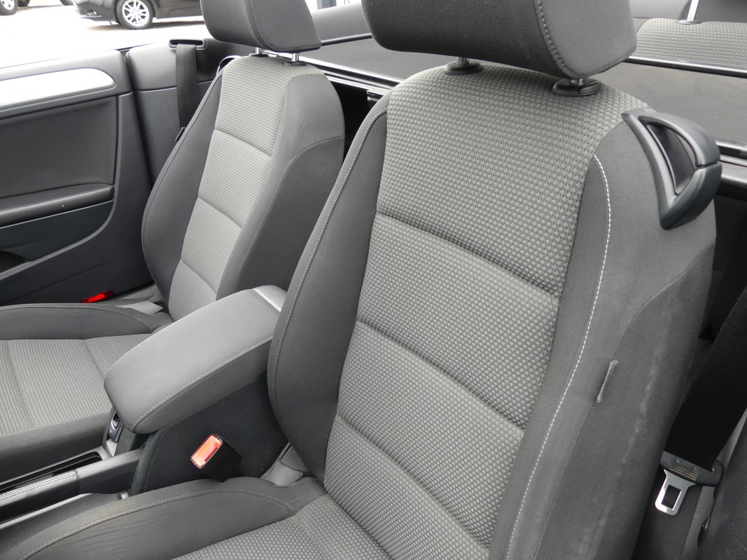 Volkswagen Golf Cabriolet — 12