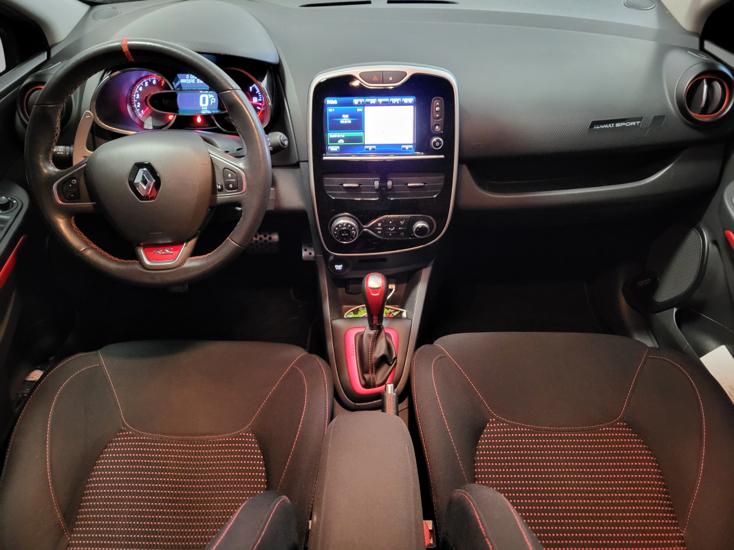 Renault Clio — 12