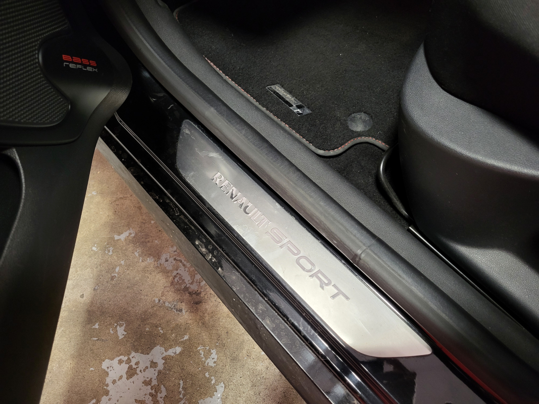 Renault Clio — 24