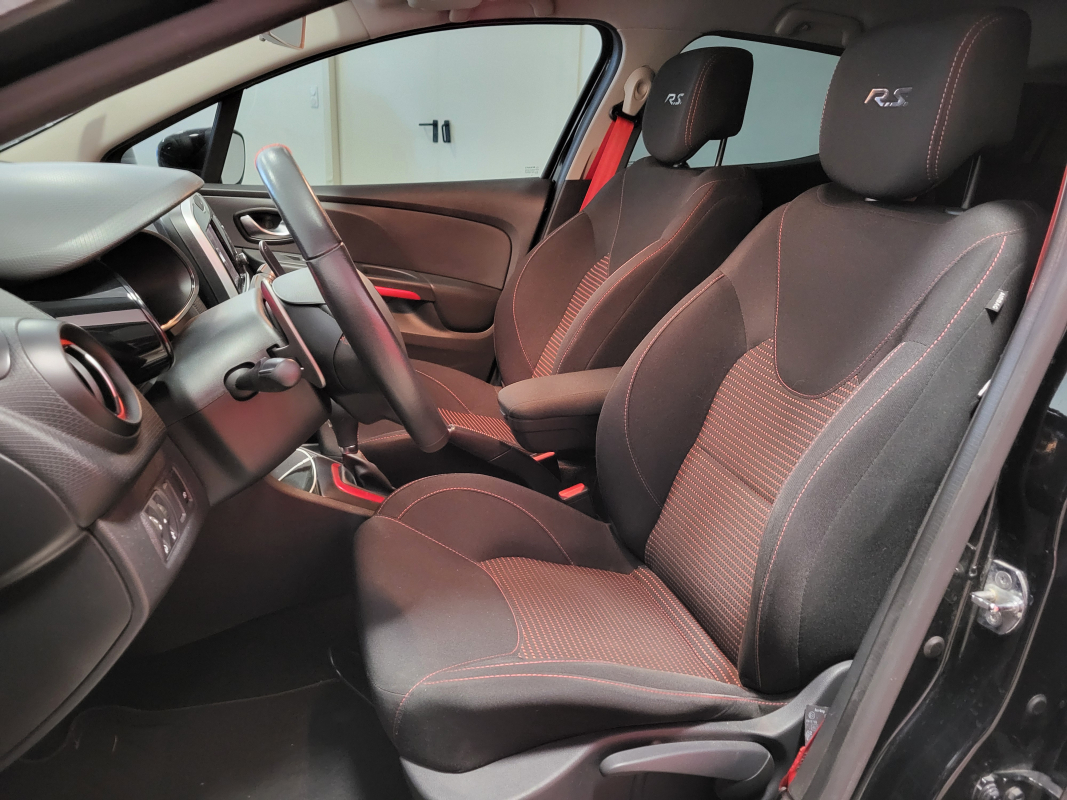 Renault Clio — 10