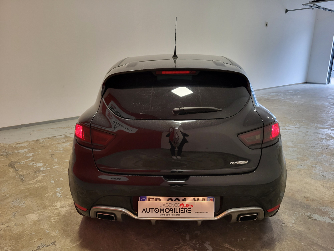Renault Clio — 6