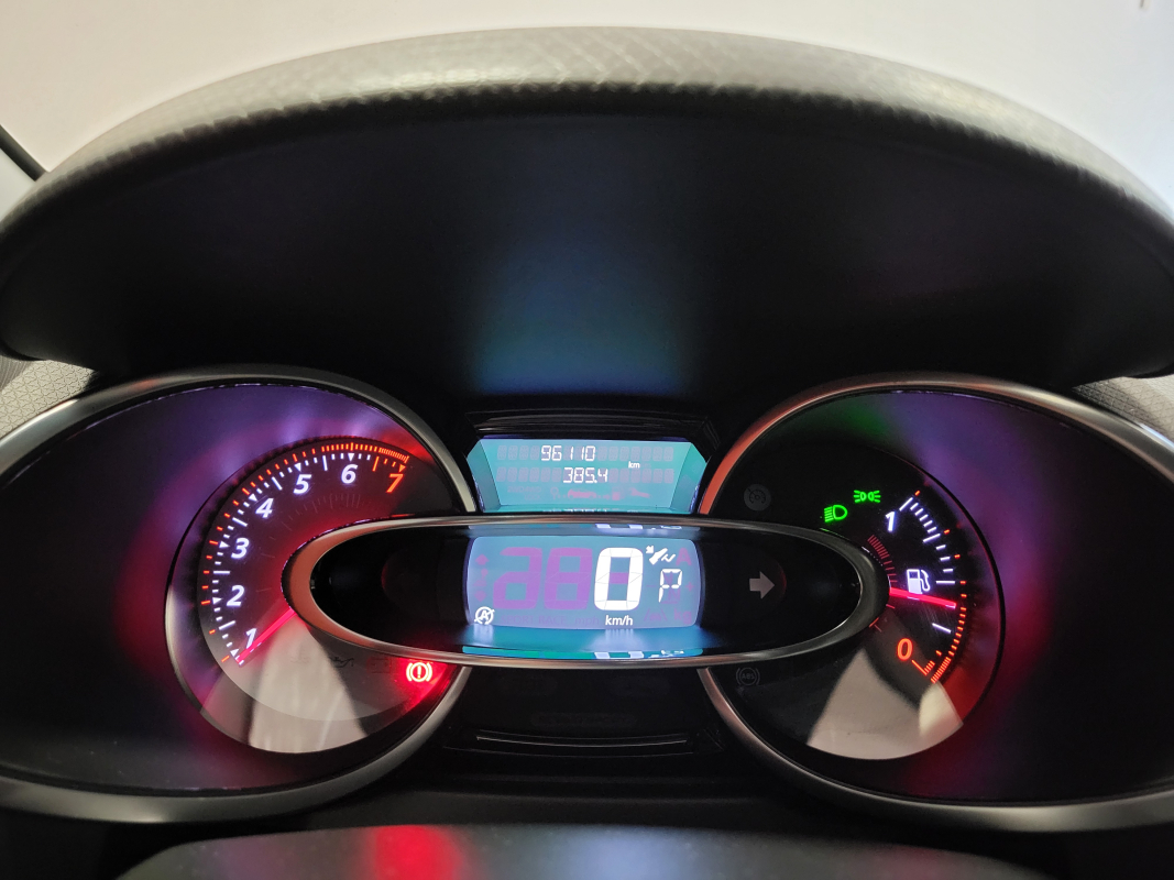 Renault Clio — 16