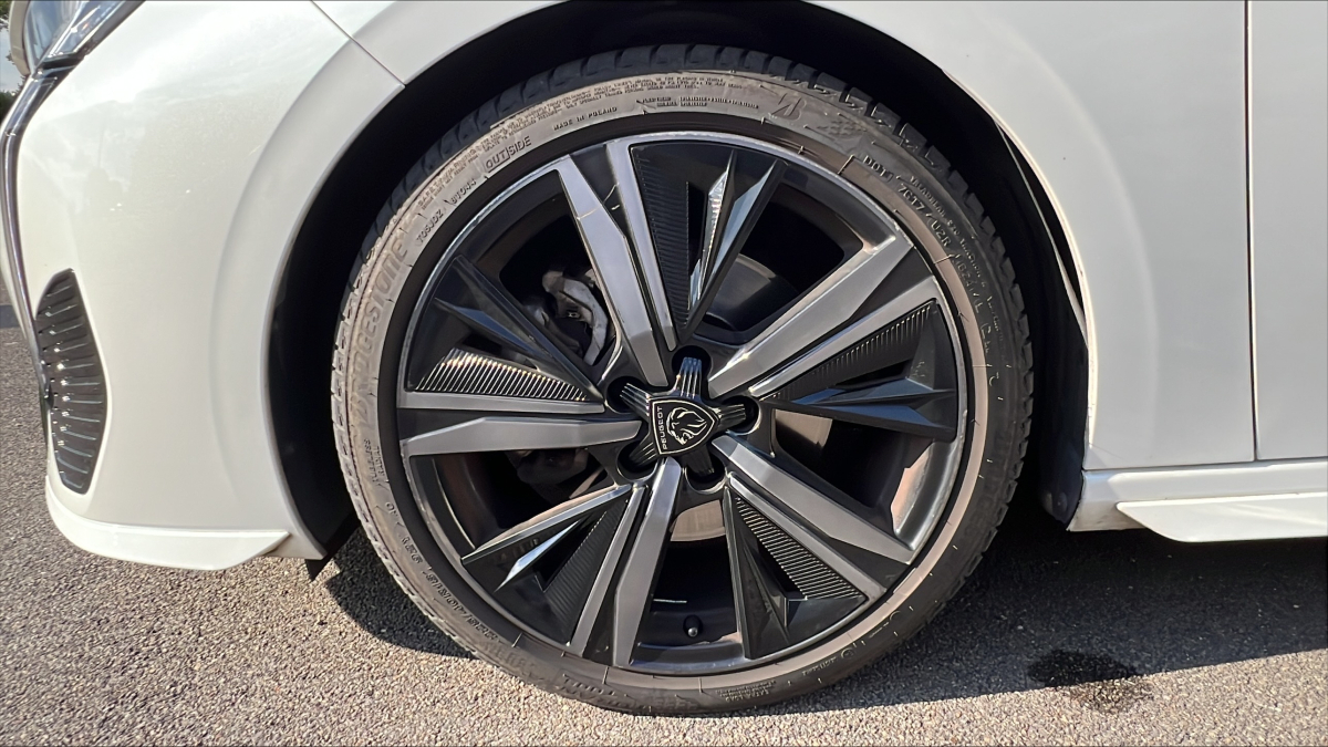 Peugeot 308 — 11