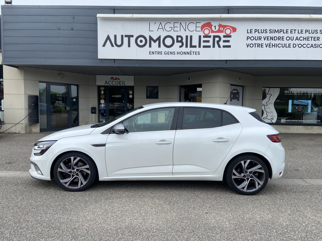 Renault Megane — 3