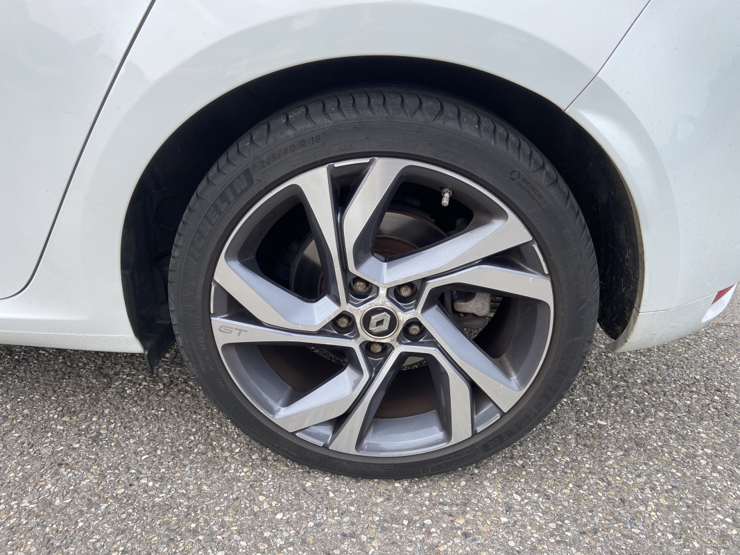 Renault Megane — 19