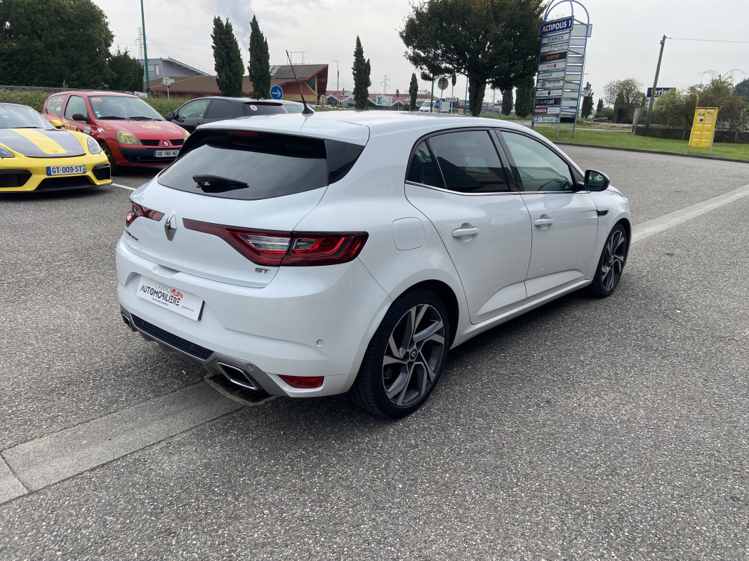 Renault Megane — 9