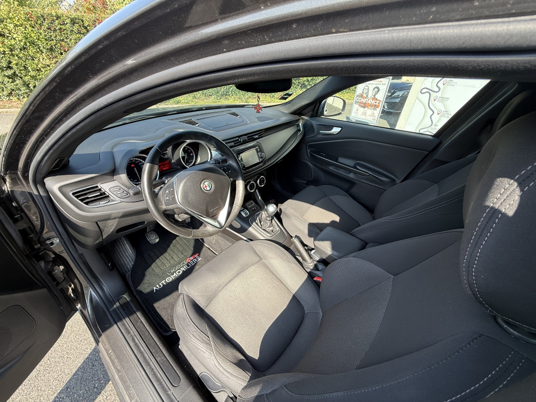 Alfa Romeo Giulietta — 9