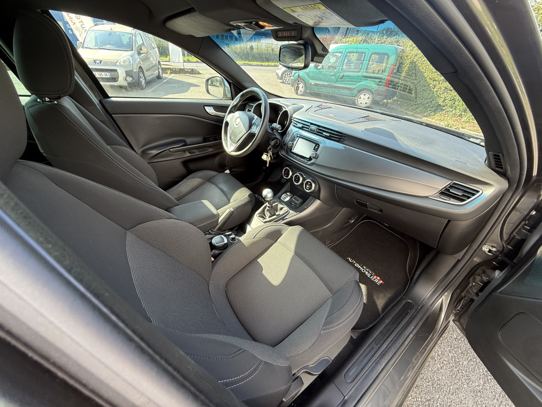 Alfa Romeo Giulietta — 11
