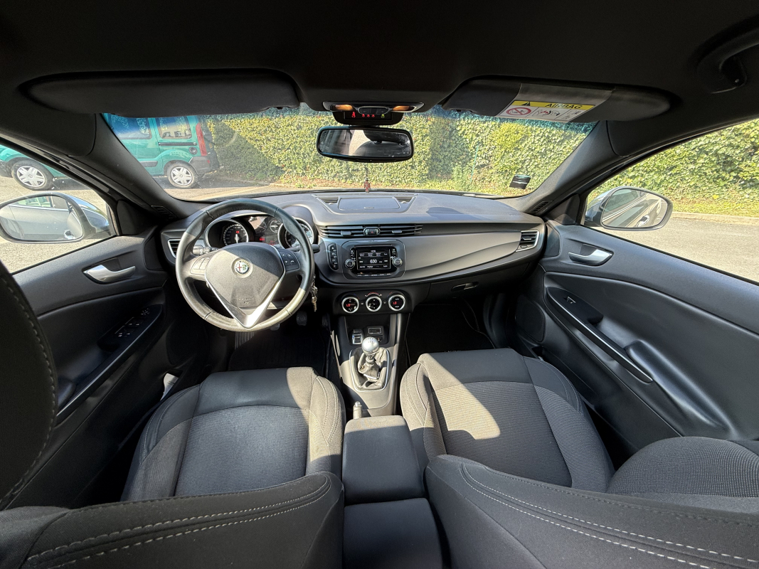 Alfa Romeo Giulietta — 18