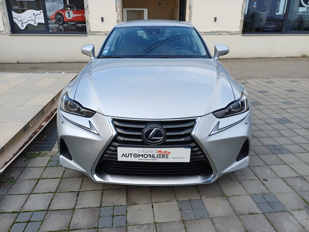 Lexus IS — 9