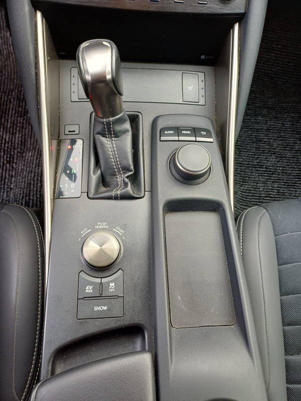 Lexus IS — 16