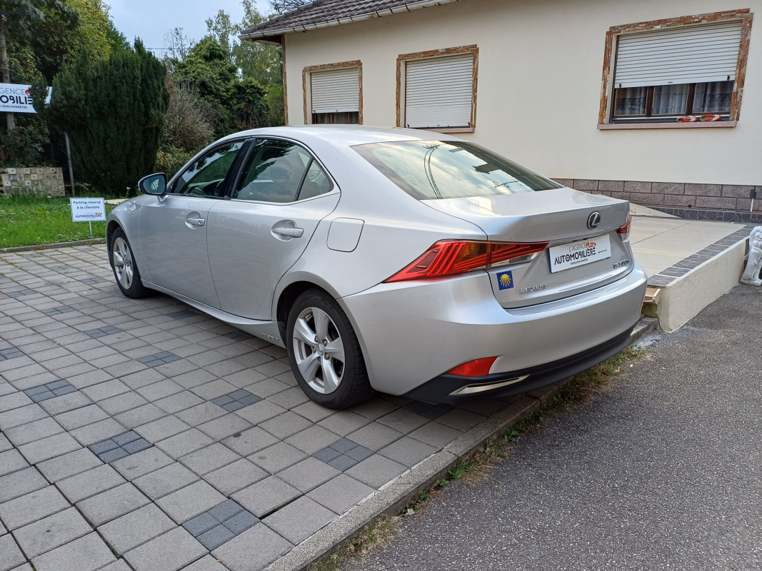 Lexus IS — 3