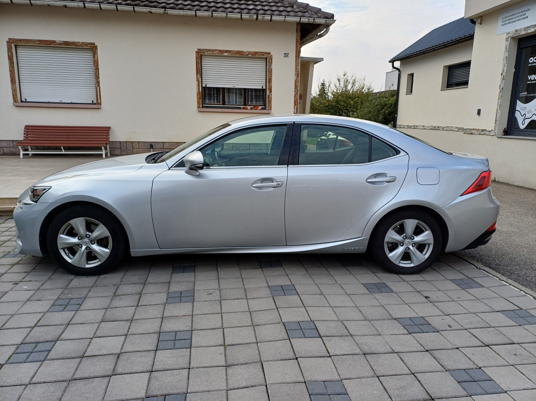 Lexus IS — 2