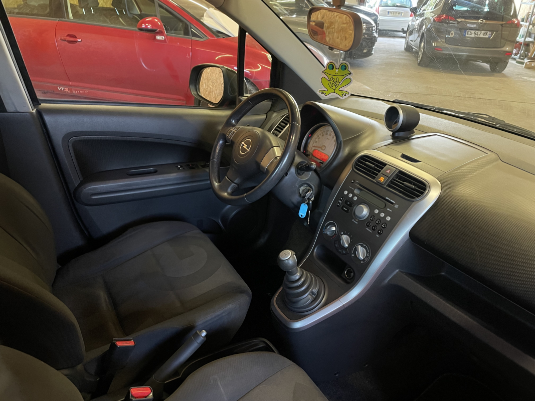 Opel Agila — 12