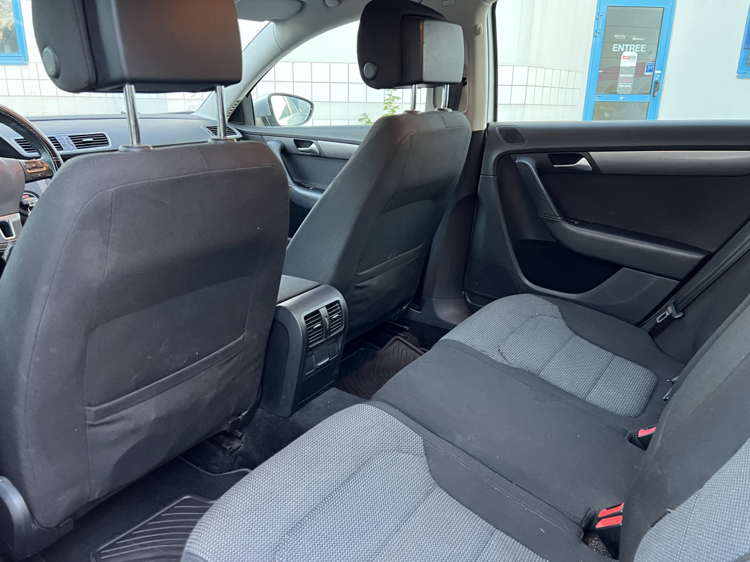 Volkswagen Passat SW — 8