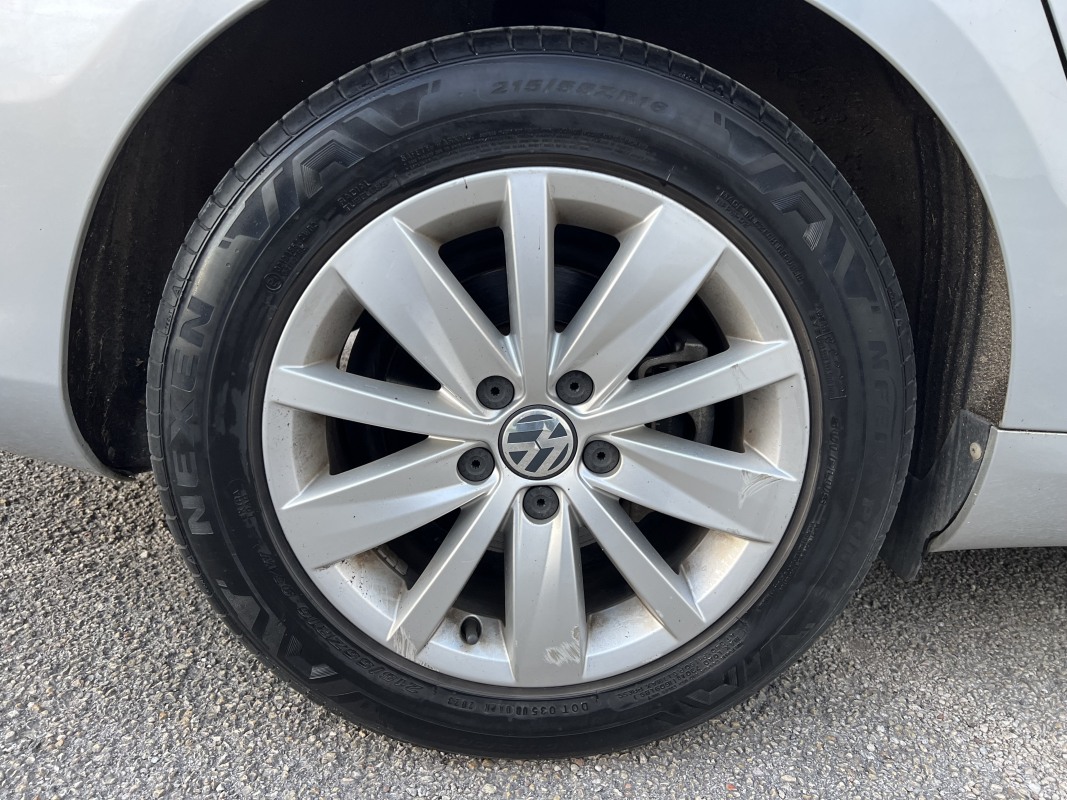 Volkswagen Passat SW — 14