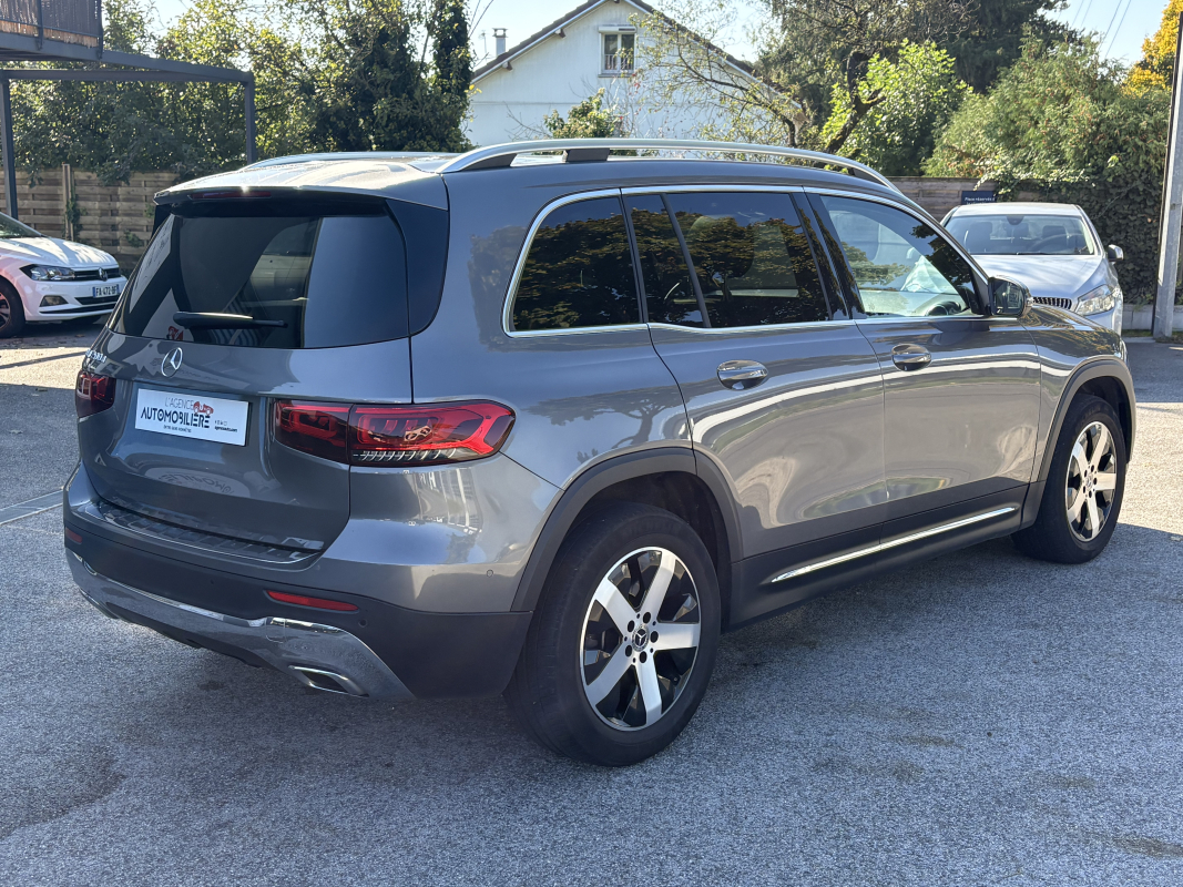 Mercedes GLB — 13