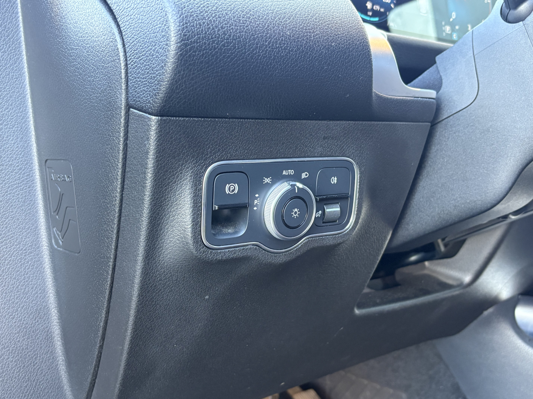 Mercedes GLB — 53