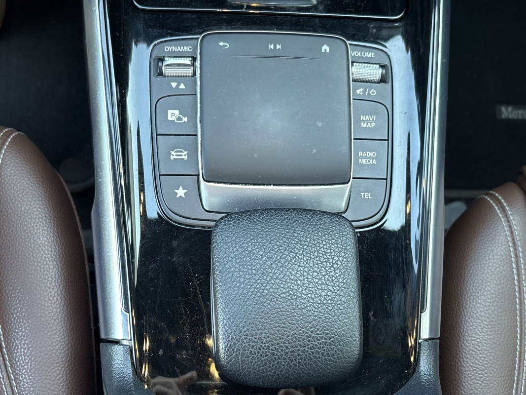 Mercedes GLB — 73