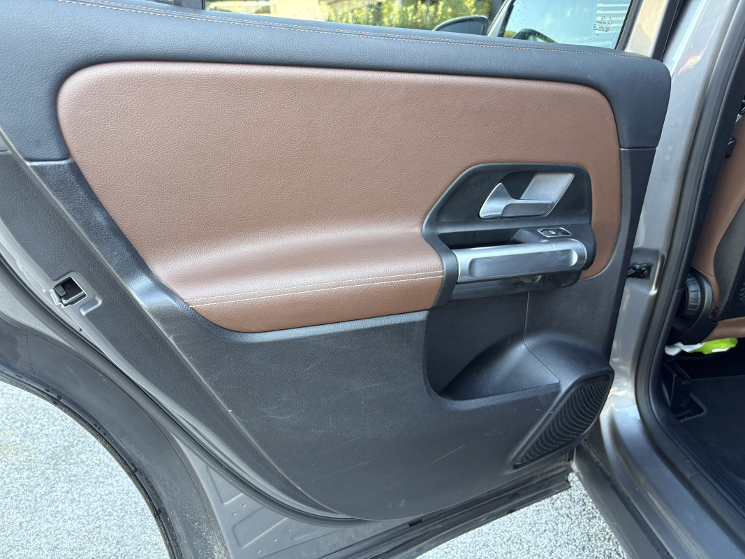 Mercedes GLB — 43