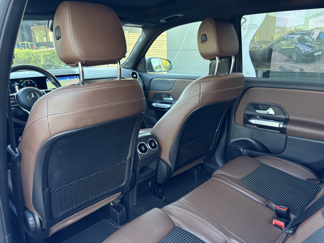 Mercedes GLB — 37