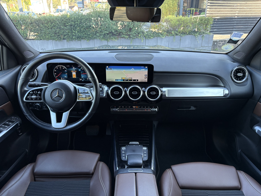 Mercedes GLB — 23