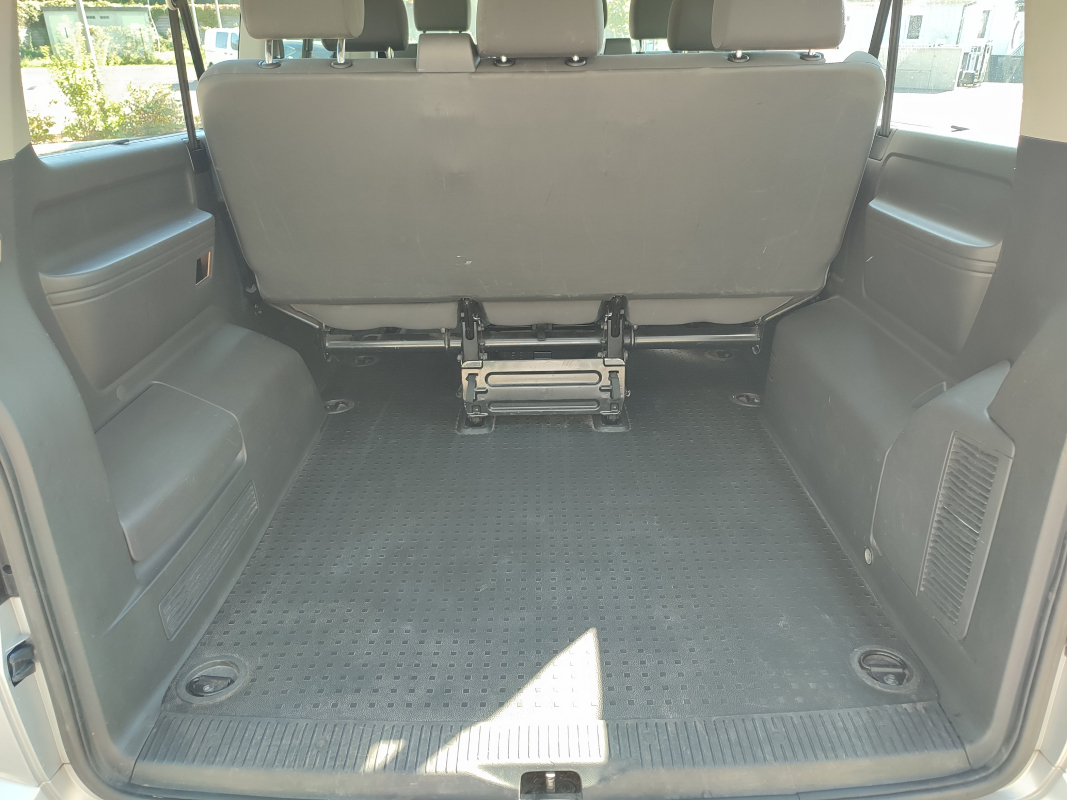 Volkswagen Caravelle — 16