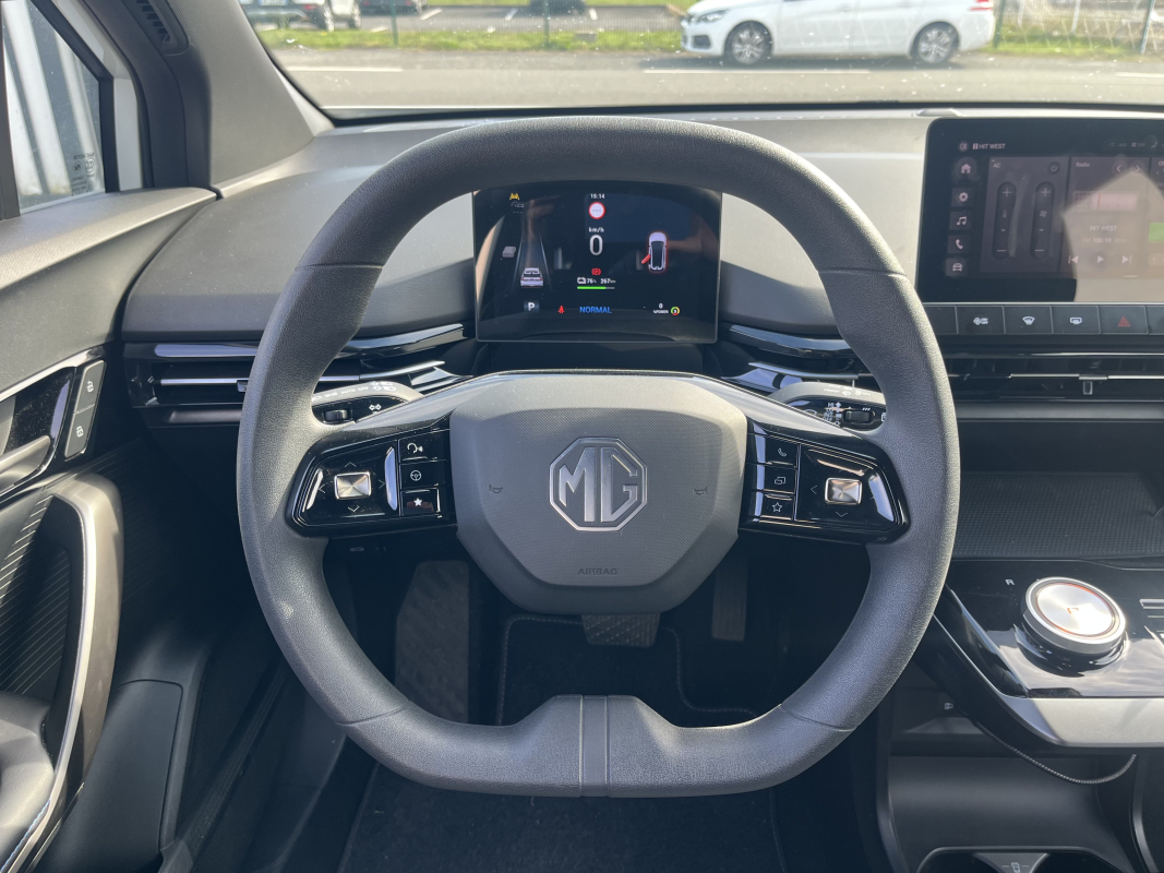 MG/MG Motor MG4 — 16