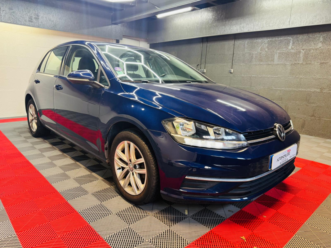 Volkswagen Golf — 3