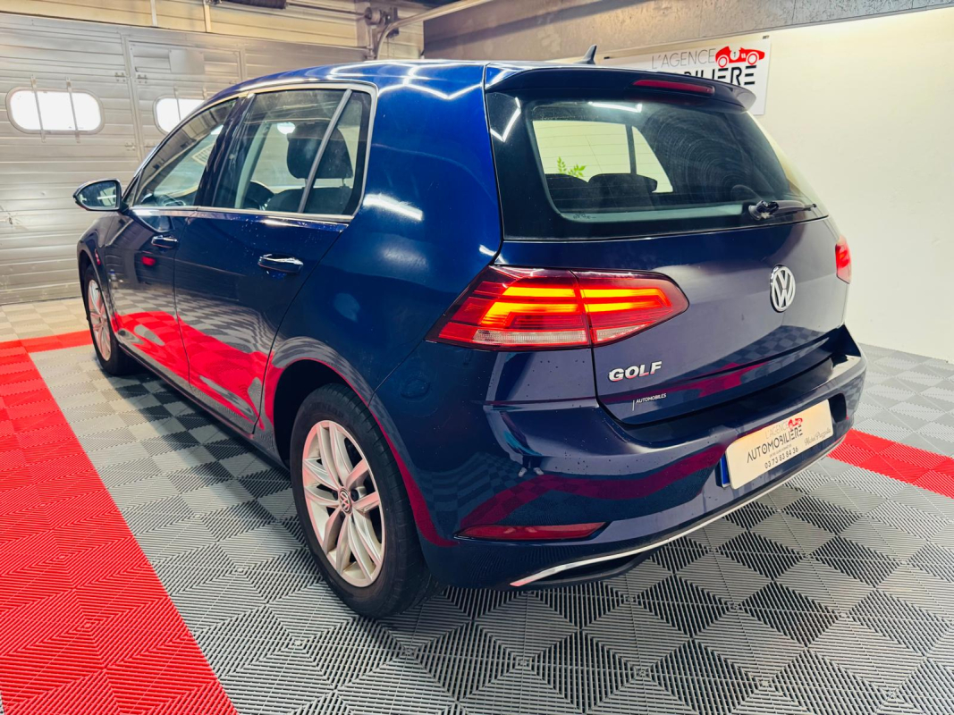 Volkswagen Golf — 7