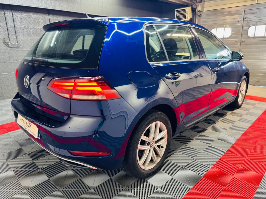 Volkswagen Golf — 5
