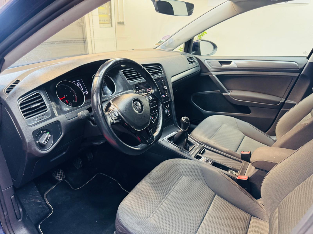 Volkswagen Golf — 10