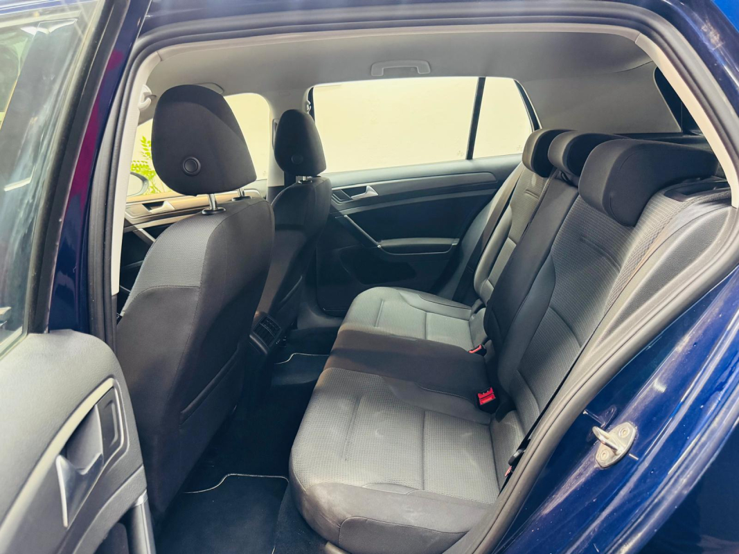 Volkswagen Golf — 16