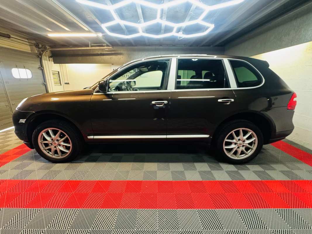 Porsche Cayenne — 8