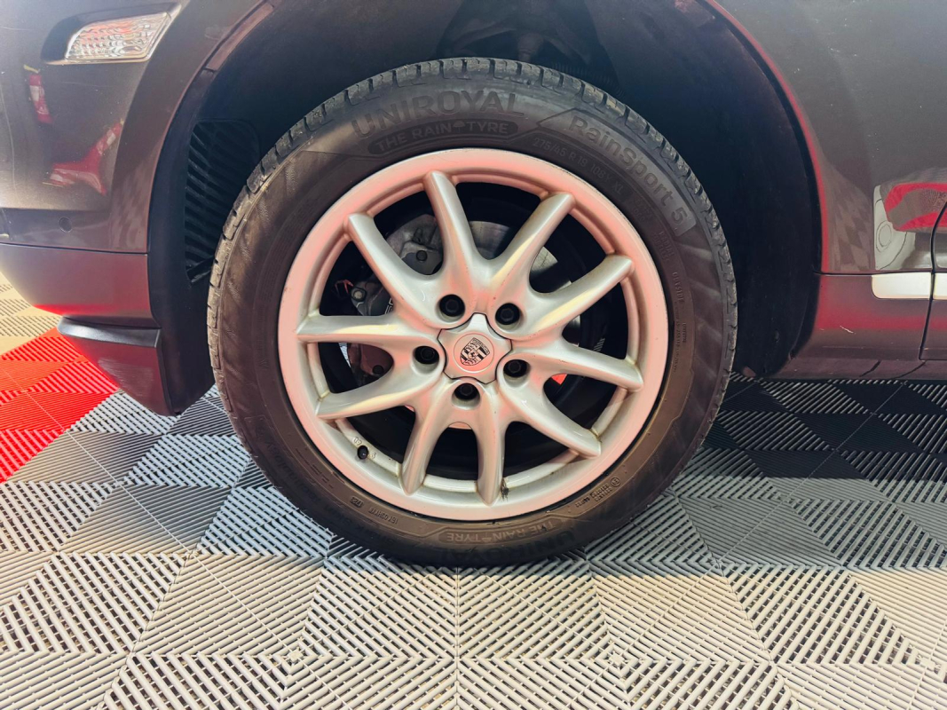 Porsche Cayenne — 22