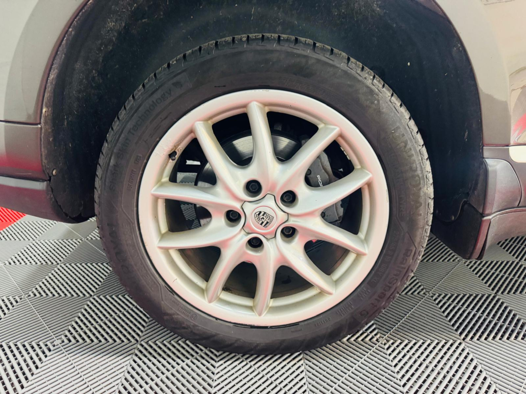 Porsche Cayenne — 24