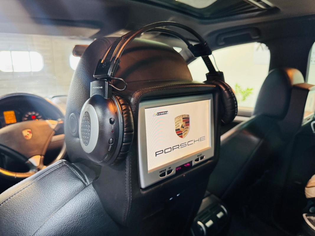 Porsche Cayenne — 16