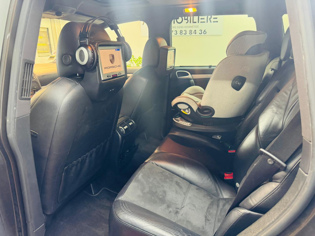 Porsche Cayenne — 19