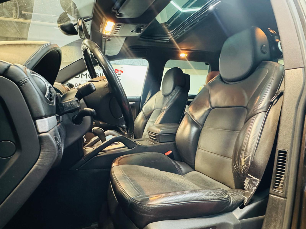 Porsche Cayenne — 10