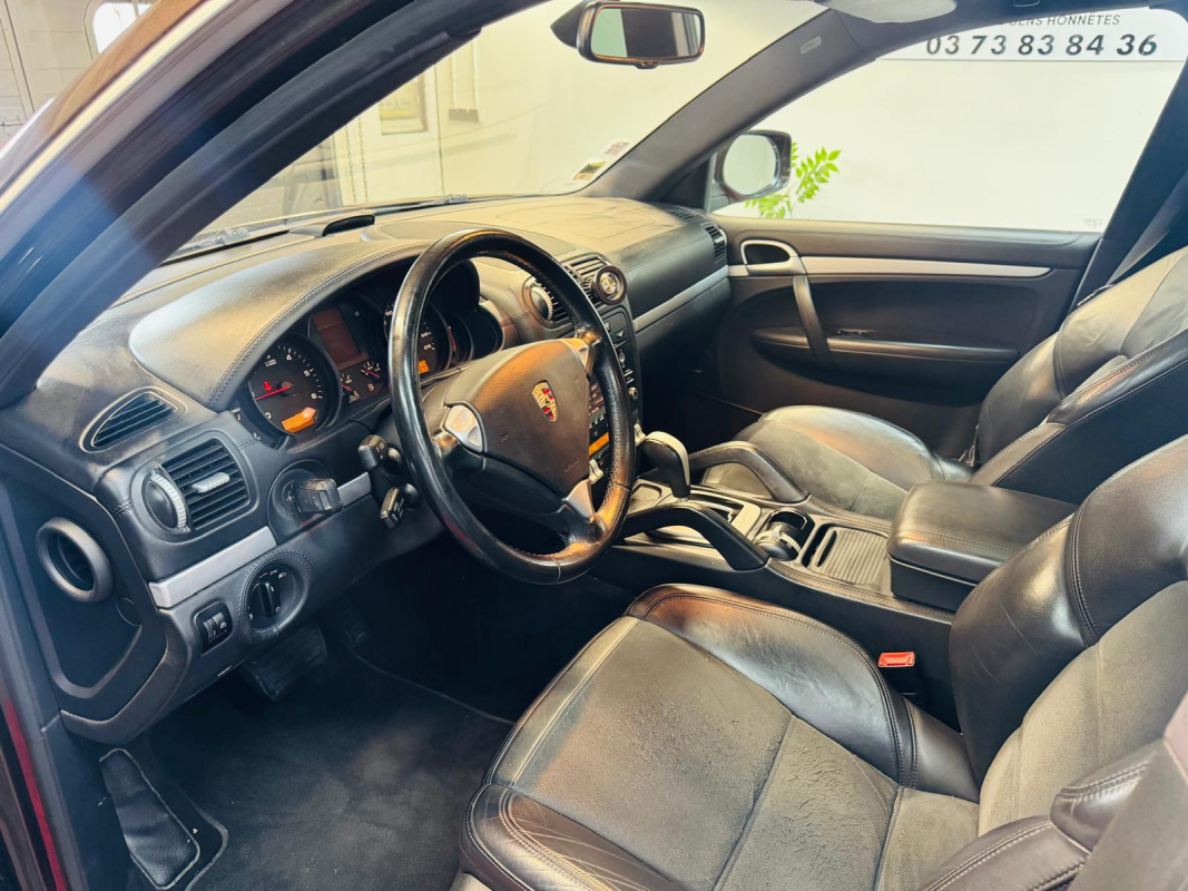 Porsche Cayenne — 9