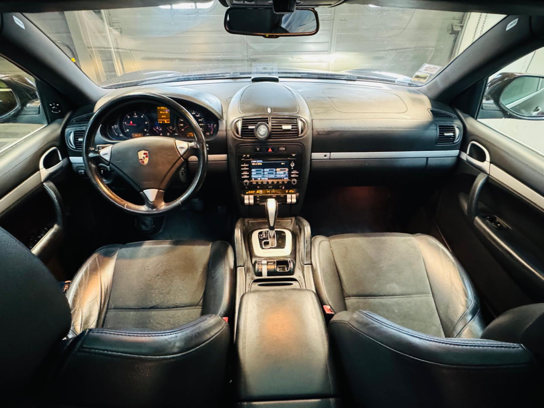 Porsche Cayenne — 12
