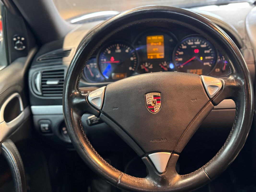 Porsche Cayenne — 14