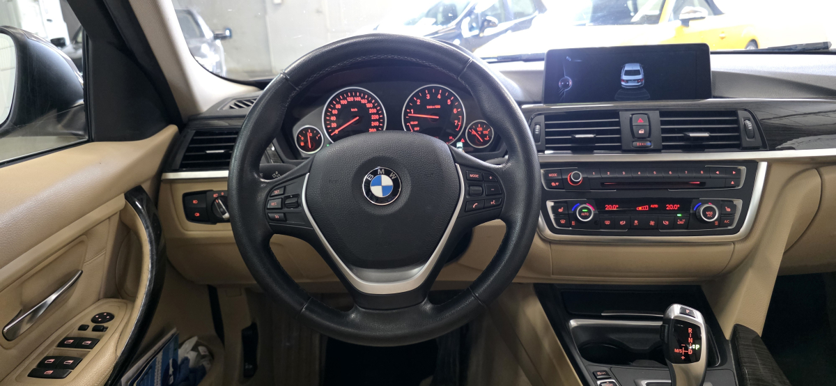 Bmw Série 3 — 12